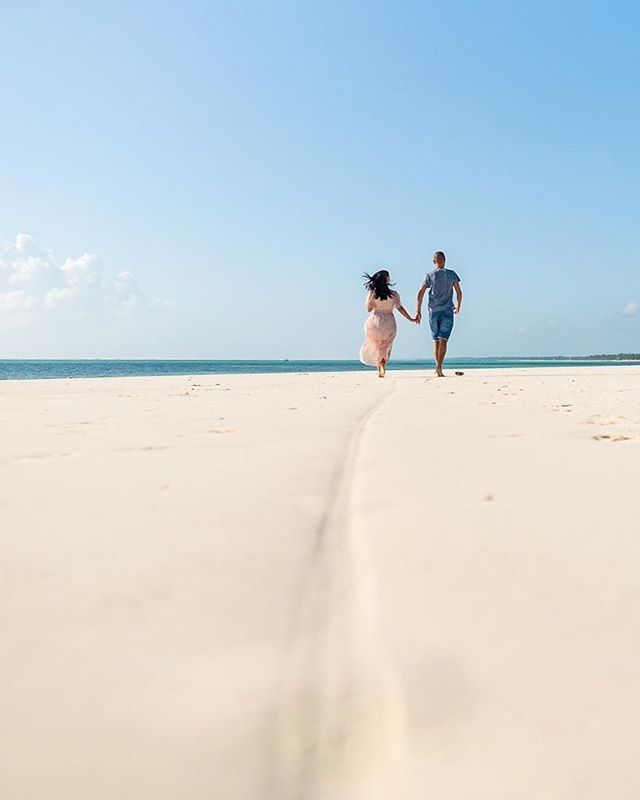 Zanzibar beaches: empty, soft white sand, aqua-blue clear waters... and menacing sea urchins 🤣. It&rsquo;s an authentic paradise, just remember to wear water shoes when going out into the water and be careful where you step 👀
.
.
.
.
.
#zanzibar #tanzania #africa #safari #travelgram #culturetrip #wanderlust #globetrotters #backpacking #traveladdict #travelphotography #worldtraveller #travelawesome #sharetravelpics #travelblog #sonyimages #worldnomads #backpackerlife #couplegoals #mytinyatlas #cntraveler #samyang #samyanglens #a6500